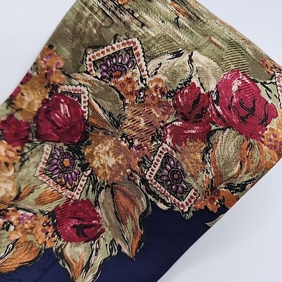 Villa Bugatti Tan-Red-Green Scenic Floral Silk Necktie - USA - Like New - Picture 4 of 5